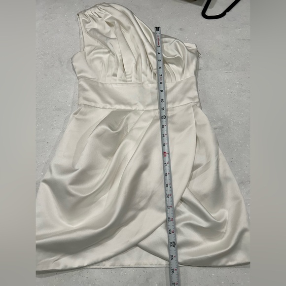 Modus Fashion White one shoulder Puffy Women’s Dress Size Small‎ - Picture 9 of 9